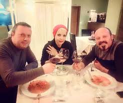 FOTO/Pas zënkës që “i ndau” prej kohësh, Aurela Gaçe rikthehet në skenë me vëllezërit korçarë