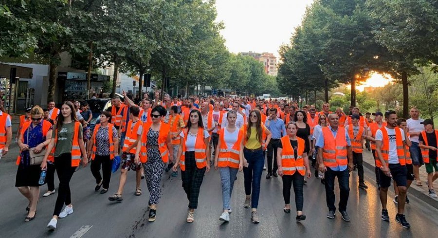 FOTO/18 ditë në arrest, kush janë tre banorët e Unazës së Re që u liruan sot