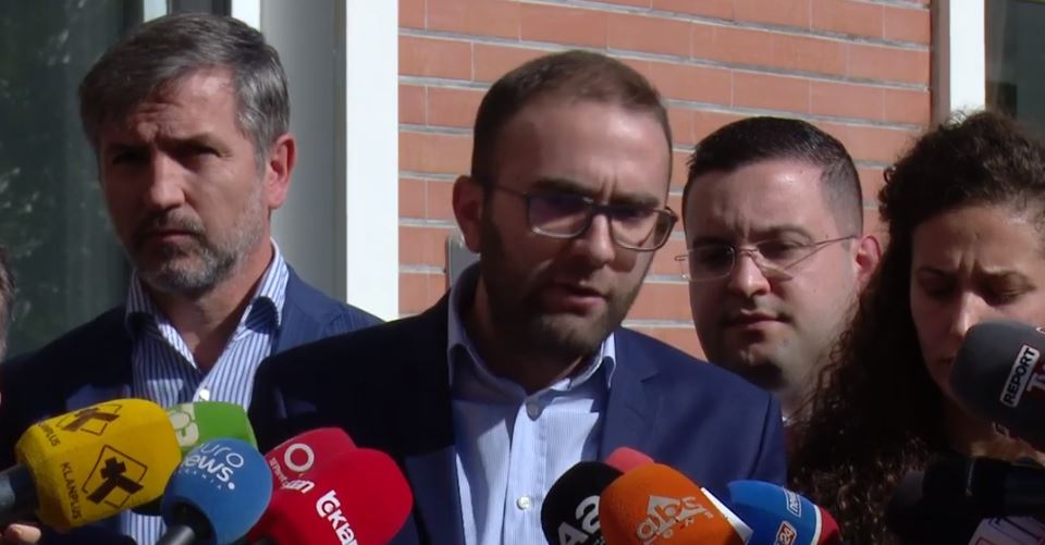 Reforma zgjedhore/Opozita përsërit qëndrimin e saj: Nuk është çështje e Parlamentit, por e partive politike