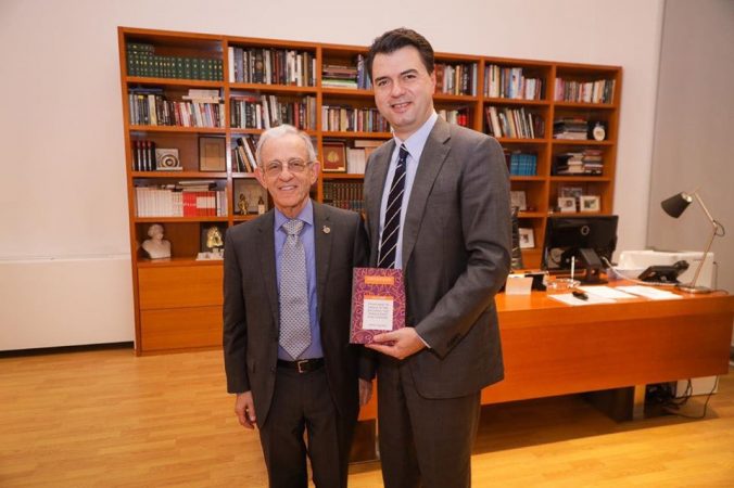 Basha takon analistin amerikan dhe zbulon detaje nga biseda: Shqipëria ka vetëm një alternativë