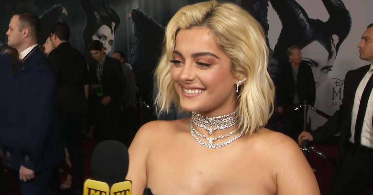 FOTO/Këngëtarja e famshme shqiptare përlotet kur takon Angelina Jolie