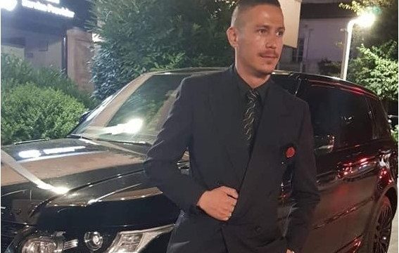 Ndërhyri për të mbrojtur 31-vjeçaren, efektivi i policisë nipi i një ish-deputeti