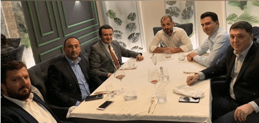 FOTO/ Lulzim Basha takon Albin Kurtin, tre orë në drekë, ja për çfarë diskutuan