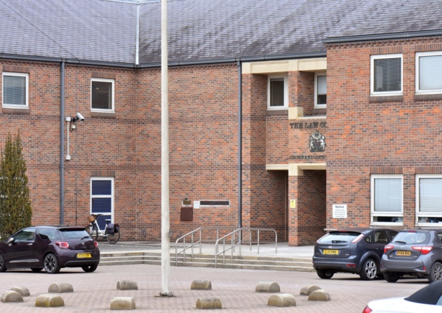 Shqiptarët kapen me 100 mijë paund kokainë, por mohojnë njohjen midis tyre