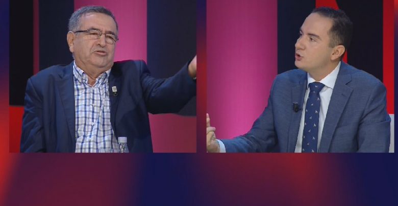 Plas ‘sherri’ LIVE/ Salianji: O babagjysh krimi! Klosi: Ik o çunak…