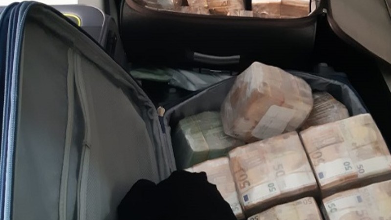 Sekuestrohen 13 milionë euro cash në Amsterdam, në pranga dy shqiptarë