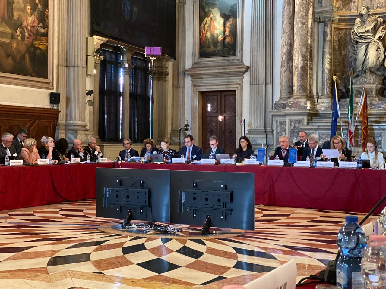 ZYRTARE/Komisioni i Venecias: Veprimet e Metës nuk justifikojnë nisjen e procedurave të shkarkimit