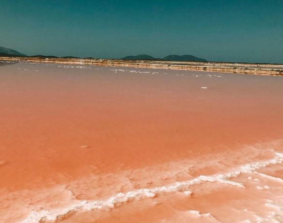 VIDEO/Që nga Ingrid Gjoni e shumë të tjerë, ku ndodhet liqeni rozë që i fiksoi keq VIP-at