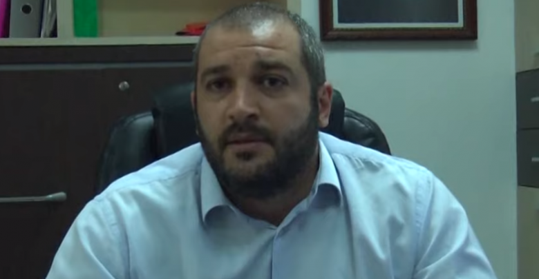 Lihet në burg ish-kreu i Kadastrës në Durrës, në seancë dhe Braçe: Po i bëni presion zyrtarit