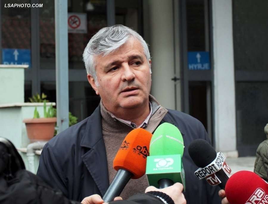 Maks Haxhia shtrohet me urgjencë në spital