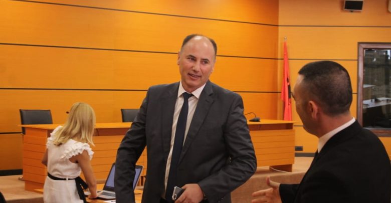 EMRI/Jep dorëheqjen Prokurori i “dosjes së nxehtë”