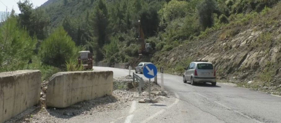 “Orikum-Palasë”/Bllokohet për një javë lëvizja e mjeteve, policia njoftim: Zgjidhni rrugë alternative