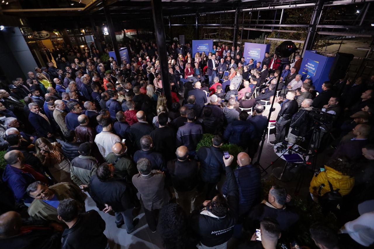 “Ku i gjeti parate Air Albania per te blere emrin e stadiumit kombetar”