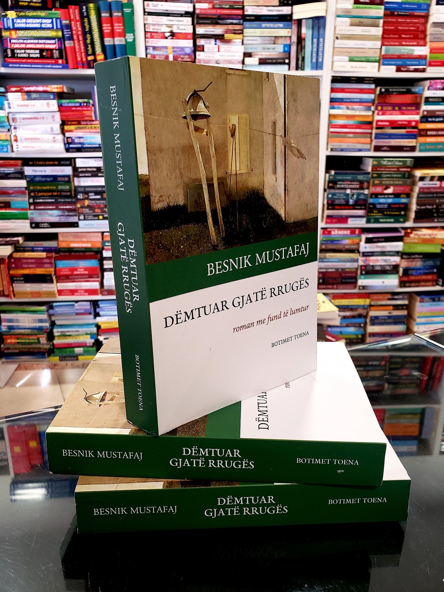 Besnik Mustafaj fiton cmimin e panairit te librit 2019