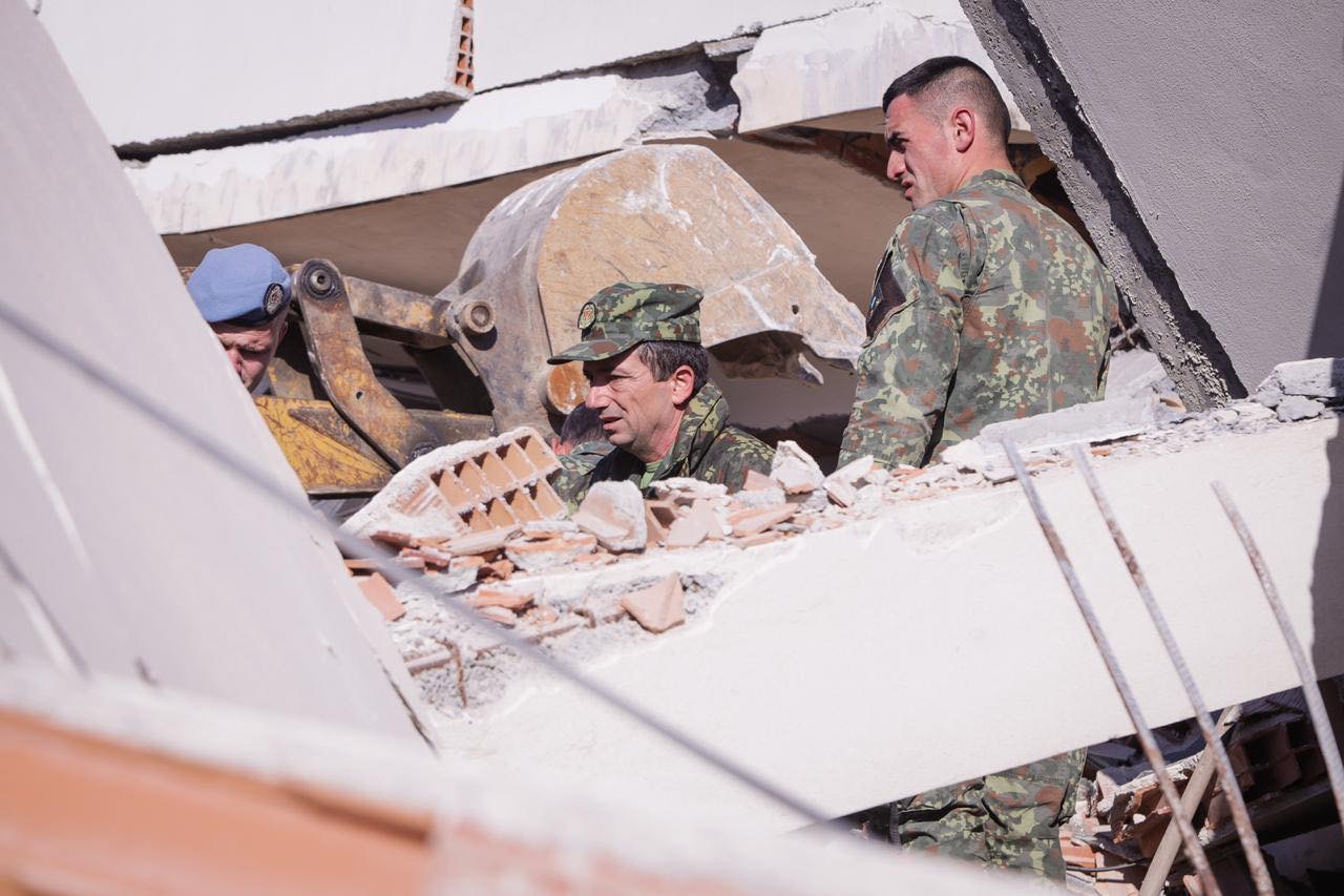 Basha kerkon shpalljen e gjendjes se jashtezakonshme