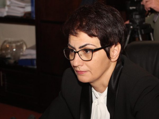 A shkelën ligjin dy institucione? Flet kandidatja Memçaj: E vërteta e emërimit tim Prokurore