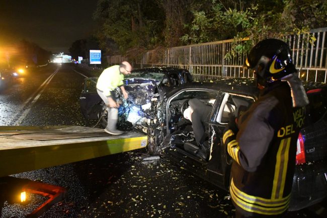 EMRI/Aksident fatal për të riun shqiptar në Itali, makinat përplasen kokë më kokë