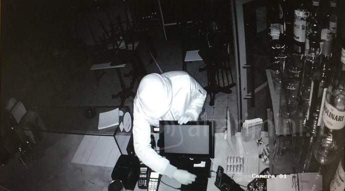 DETAJE/Tatuazhi me “G” në dorë e merr në qafë hajdutin shqiptar, si u zbulua nga kamerat e sigurisë