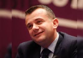 Video-mesazh për Ballën, Malltezi: A gjeni dot një kafshë, që pasi ikën nga skuta e vet, të shkatërrojë gjithë fshatin?