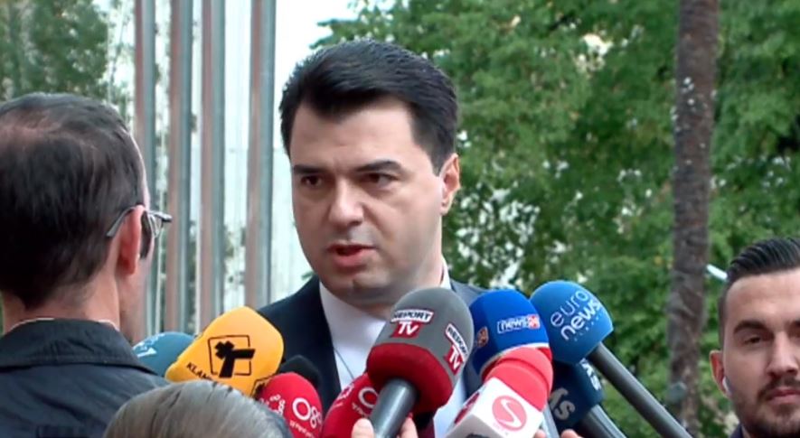 VIDEO/”Tregoi luftën e pastër mes bandave në pushtet”, Basha reagon pas arrestimit të Rrajës