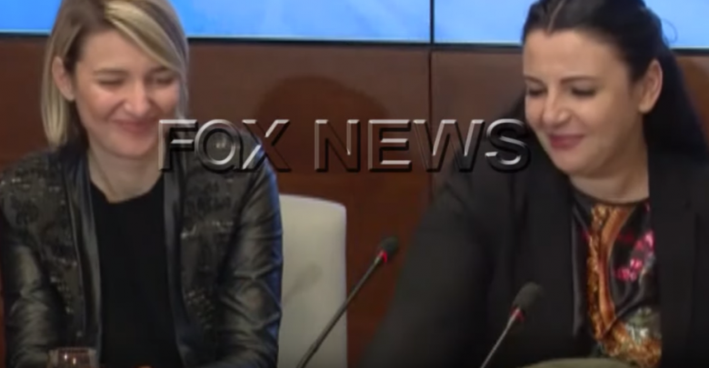 VIDEO/Situatë emergjente dhe ditë zie për shqiptarët, ministreve nuk iu hiqet buzëqeshja