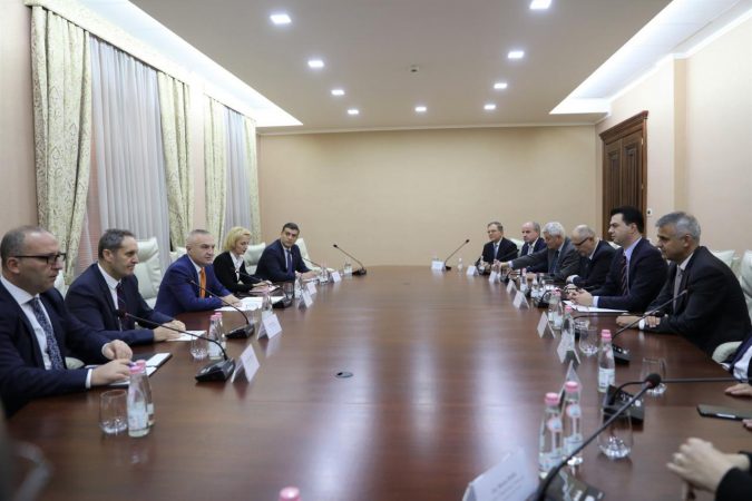 90-minuta bisedim, zbulohet kërkesa e opozitës në takimin me Metën