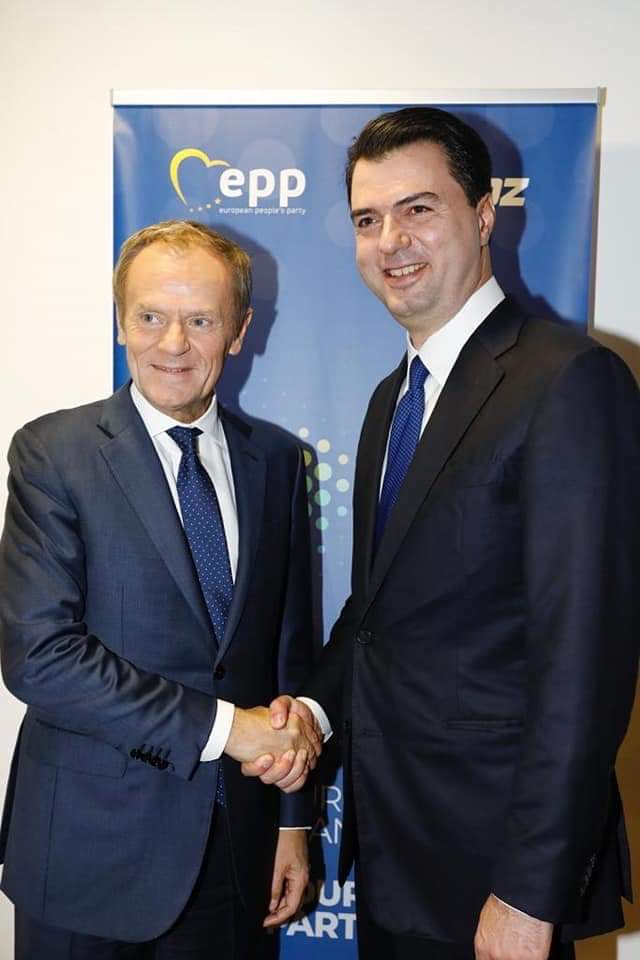 FOTO/Zbardhen detajet e takimit, Basha me Donald Tusk: Dha mbështetjen e plotë për të na ndihmuar