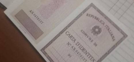 DETAJE/Sekuestrohen 196 karta identiteti në Itali, policia arreston 2 shqiptarë