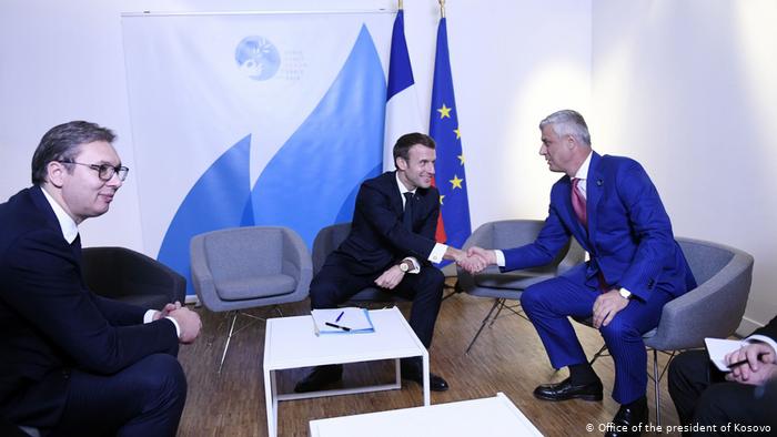 Macron ul bashkë Thacin me Vuçiç, në fillim kishte konsultime