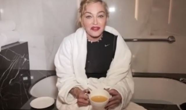 VIDEO/”Pini urinën tuaj”, Madonna bën sugjerimin e çmendur, sa e mundur është shkencërisht