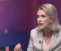 “Mos ikni nga Shqipëria”, Mimi Kodheli moral të rinjve: Jashtë je një robot, punë, shtëpi dhe gjumë