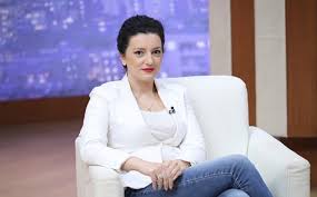 Zbulohet emisioni i ri që fillon në TV Klan, në drejtimin e gazetares së njohur