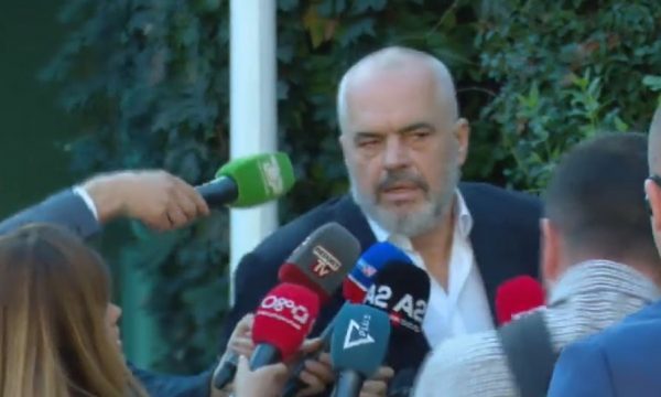 Bie kryebashkiaku i dytë, reagon Rama: Institucionet janë institucione