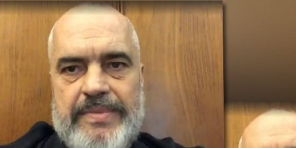 FOTO/Kryeministri ngushëllon me video-live, Majko thumbon Ramën me postimin për tërmetin