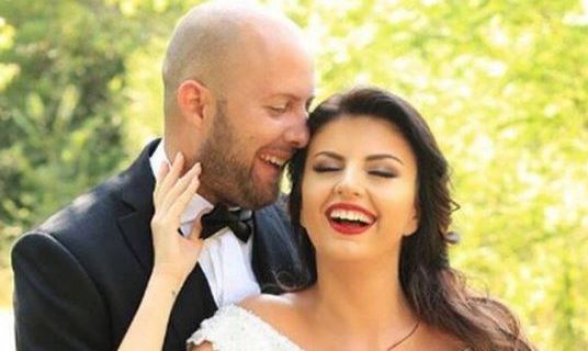 FOTO/”Aleksi çun beqar”, Rudina Dembacaj çudit me postimin për ish-bashkëshortin, nuk mungon as reagimi i tij