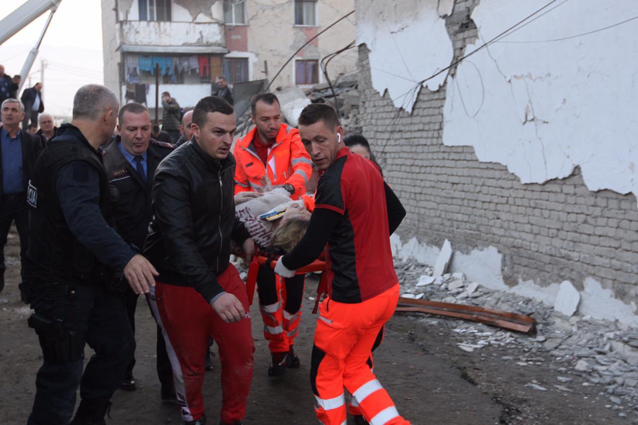 EMRI/Nxirret i pajetë nga rrënojat në Kavalishencë efektivi i policisë