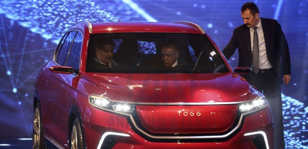 FOTO/Erdogan prezanton makinën e parë turke: Bëmë realitet ëndrrën 60-vjeçare