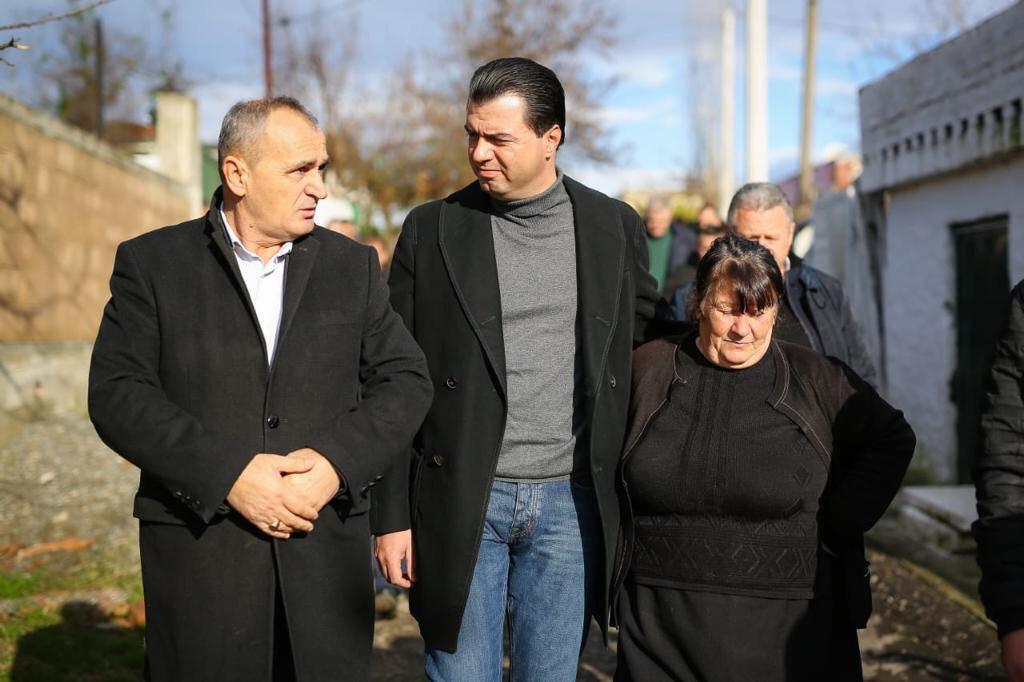 FOTO/Basha rikthehet në Thumanë: Pas një muaji përtej propagandës shteti ka dështuar turpshëm, nuk preken 150 milionë dollarët