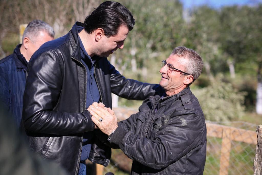 FOTO/”Po përkeqësohet”, Basha tregon situatën e rënduar në disa zona: Qeveria ka dështuar, t’iu jepte paratë në dorë