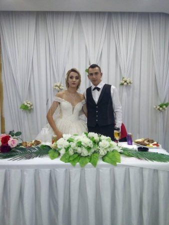 FOTO/Zbardhen emrat e çiftit, të rinjtë u gjetën në banesën e tyre, kishin 5 ditë të martuar