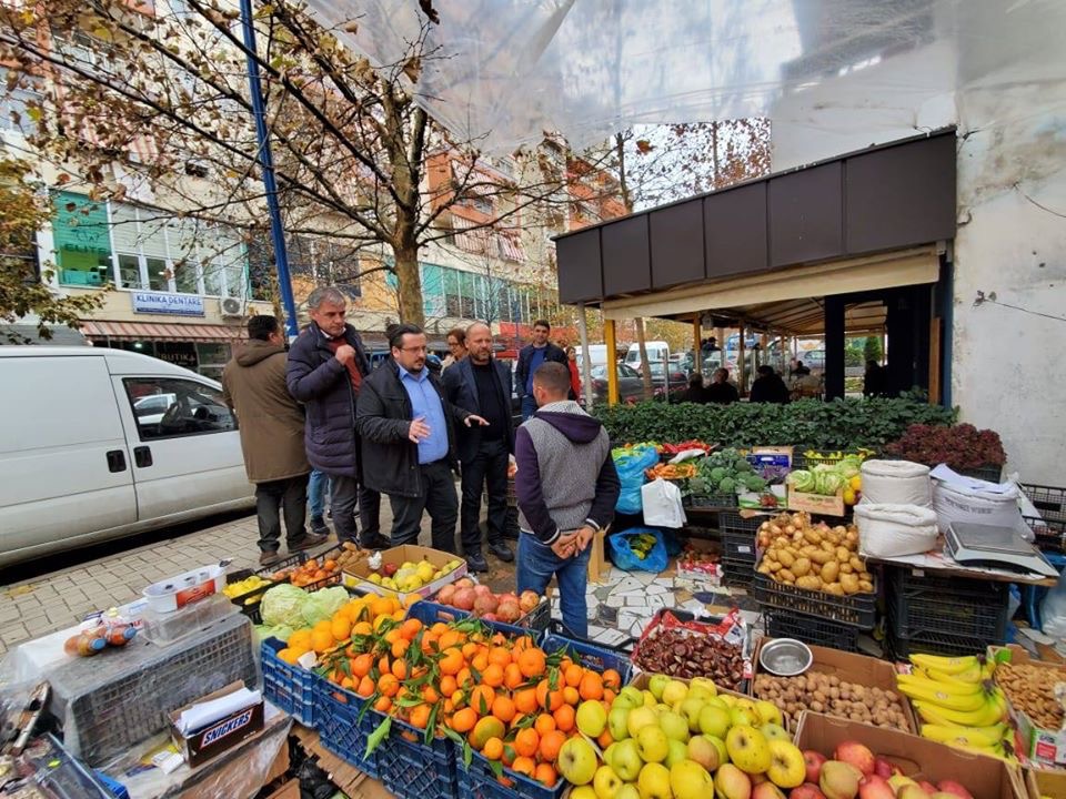 Biznesi në Kamëz drejt falimentit, bie në maksimum fuqia blerëse