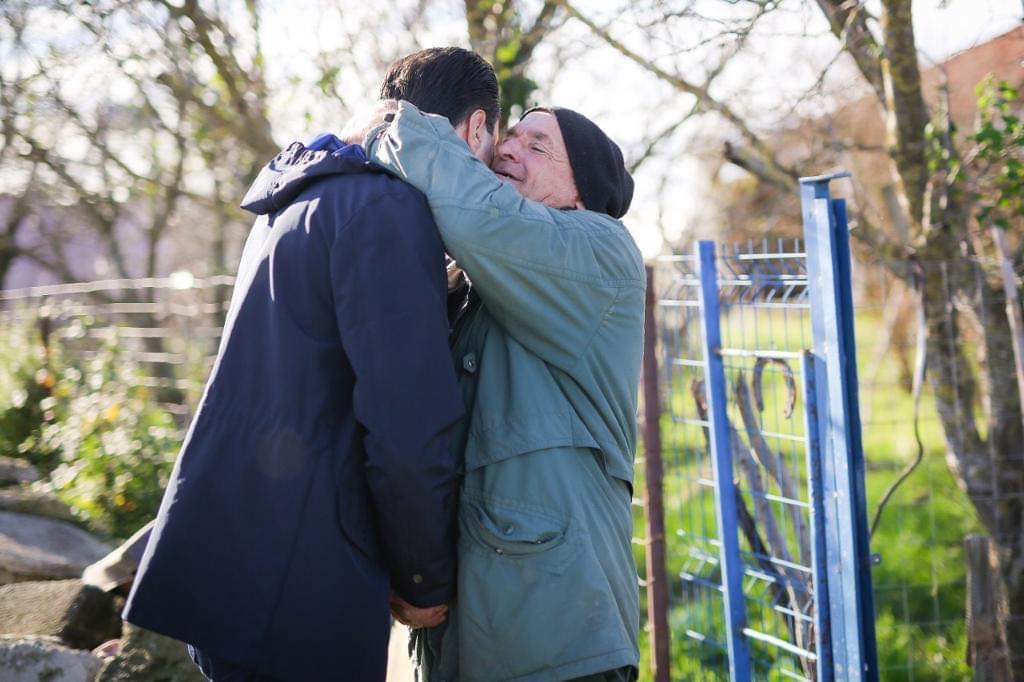 FOTO/Basha vijon takimet, çfarë nxorri në pah tërmeti i 26 Nëntorit: Banorët më treguan…