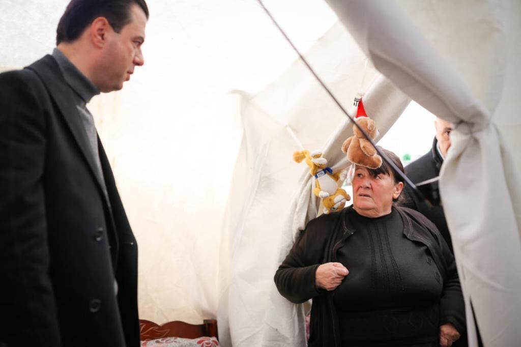 FOTO/Basha rikthehet në Thumanë: Pas një muaji përtej propagandës shteti ka dështuar turpshëm, nuk preken 150 milionë dollarët