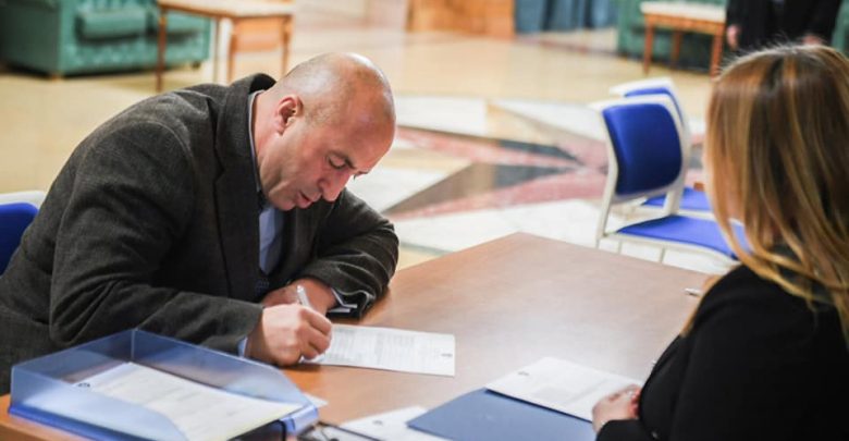 FOTO/Nuk largohet nga politika, Ramush Haradinaj regjistrohet si deputet