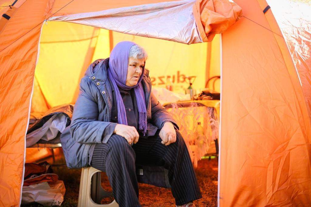 FOTO/Basha vijon takimet, çfarë nxorri në pah tërmeti i 26 Nëntorit: Banorët më treguan…