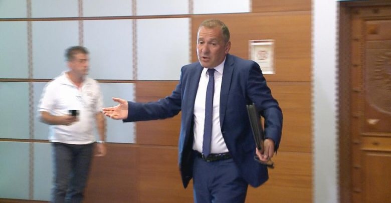 Reagimi i ashpër i PD: Eshtë vënë në dyshim integriteti i SPAK, Arben Kraja hetues i komunizmit