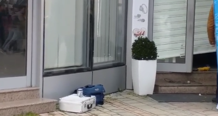 Grabitet argjendaria në Korçë, hajdutët hynë brenda pa u munduar fare