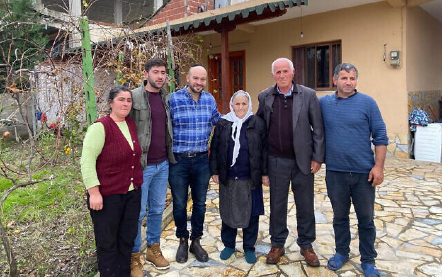 Strehuan 20 familje hebreje gjatë Holokaustit, izraelitët do i ndërtojnë shqiptarit shtëpinë e dëmtuar nga tërmeti