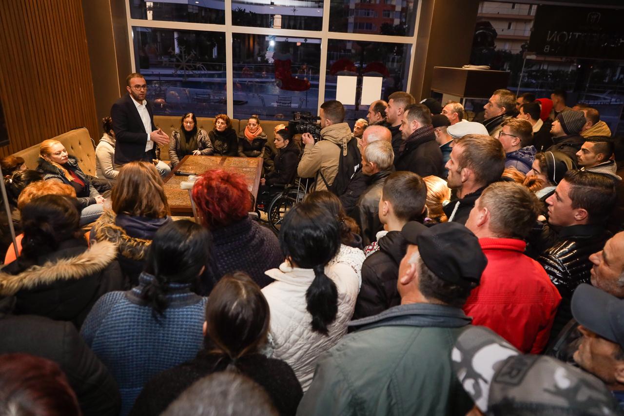 PD me banorët e Thumanës në prag të grevës së urisë/Bardhi: 3 kërkesa për strehimin urgjent të atyre që largohen nga hotelet