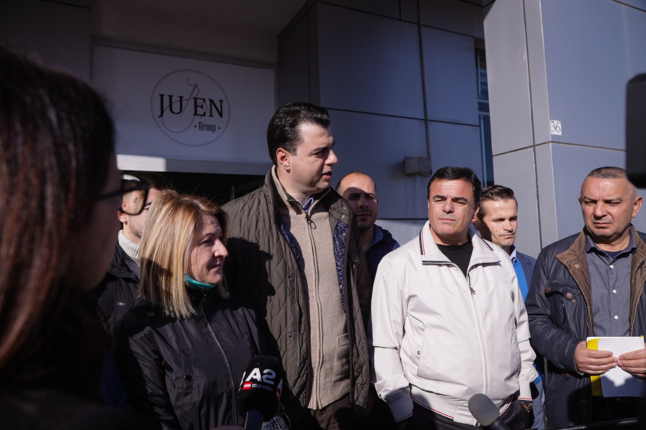 VIDEO/Basha në Astir: Mirënjohje protestuesve që po strehojnë 120 të dëmtuar nga tërmeti